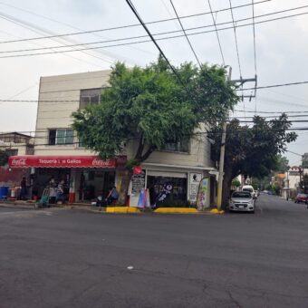 Venta de casa con locales en Prado Churubusco, Coyoacán